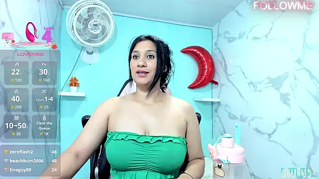 Snapshot of karime_sexygirl chatting on 10/18/25, 11:33 karime sexygirl online show from 10/18/25, 11:33
