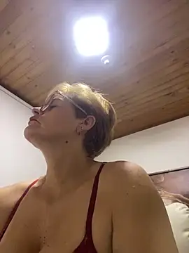 Adeellee  online show from 11/03/25, 10:05