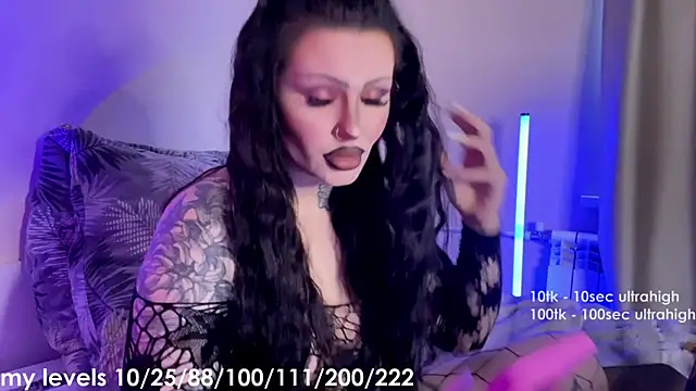  xxtina online show from 03/11/26, 12:00