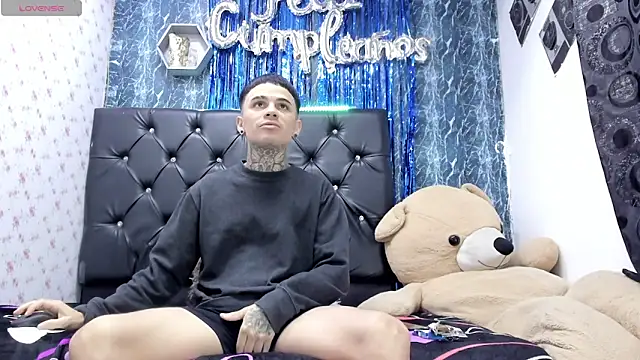 exotic hot couple online show from 02/01/26, 10:41