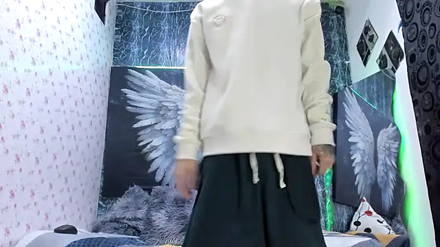 exotic hot couple online show from 04/23/26, 11:18