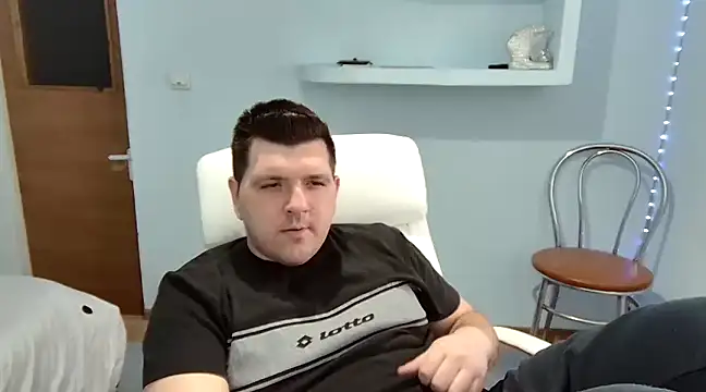 Snapshot of JasonJacks chatting on 02/19/25, 12:44 JasonJacks online show from 02/19/25, 12:44