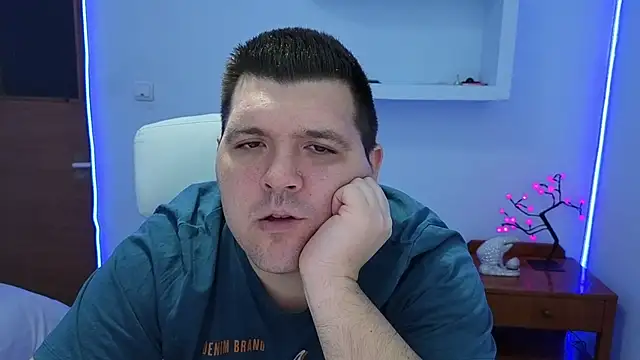 Snapshot of JasonJacks chatting on 09/29/25, 03:33 JasonJacks online show from 09/29/25, 03:33