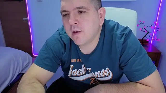 Snapshot of JasonJacks chatting on 10/13/25, 03:06 JasonJacks online show from 10/13/25, 03:06