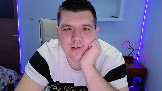 Snapshot of JasonJacks chatting on 10/18/25, 05:21 JasonJacks online show from 10/18/25, 05:21