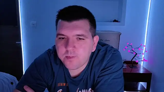 Snapshot of JasonJacks chatting on 10/21/25, 02:56 JasonJacks online show from 10/21/25, 02:56