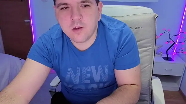 Snapshot of JasonJacks chatting on 10/28/25, 04:38 JasonJacks online show from 10/28/25, 04:38