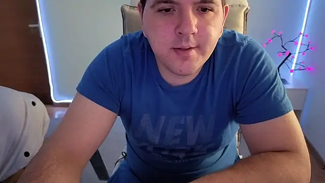 Snapshot of JasonJacks chatting on 11/08/25, 06:13 JasonJacks online show from 11/08/25, 06:13