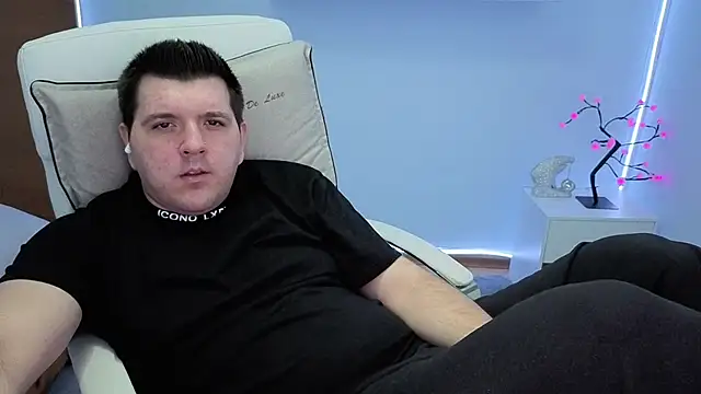 Snapshot of JasonJacks chatting on 11/12/25, 03:51 JasonJacks online show from 11/12/25, 03:51