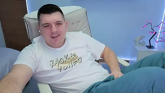 Snapshot of JasonJacks chatting on 11/15/25, 05:27 JasonJacks online show from 11/15/25, 05:27