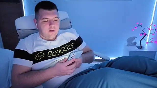 Snapshot of JasonJacks chatting on 11/16/25, 05:02 JasonJacks online show from 11/16/25, 05:02