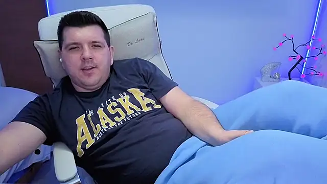 Snapshot of JasonJacks chatting on 12/01/25, 05:07 JasonJacks online show from 12/01/25, 05:07