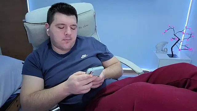 Snapshot of JasonJacks chatting on 12/04/25, 03:49 JasonJacks online show from 12/04/25, 03:49