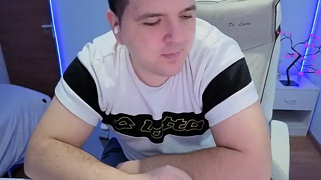 Snapshot of JasonJacks chatting on 12/05/25, 03:59 JasonJacks online show from 12/05/25, 03:59