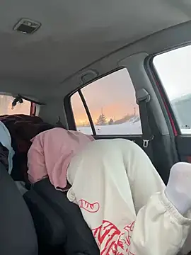 Snapshot of JulliaVegas chatting on 01/12/25, 09:51 JulliaVegas online show from 01/12/25, 09:51