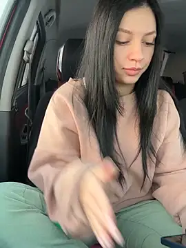 Snapshot of JulliaVegas chatting on 02/05/25, 02:19 JulliaVegas online show from 02/05/25, 02:19