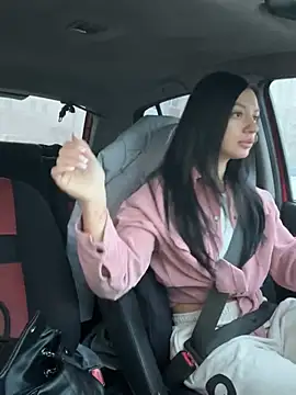 Snapshot of JulliaVegas chatting on 02/08/25, 02:04 JulliaVegas online show from 02/08/25, 02:04