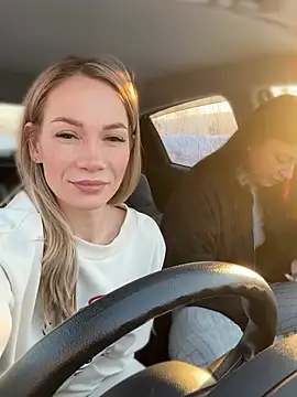 Snapshot of JulliaVegas chatting on 02/19/25, 02:23 JulliaVegas online show from 02/19/25, 02:23