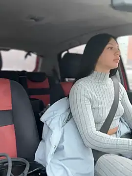 Snapshot of JulliaVegas chatting on 03/01/25, 01:32 JulliaVegas online show from 03/01/25, 01:32