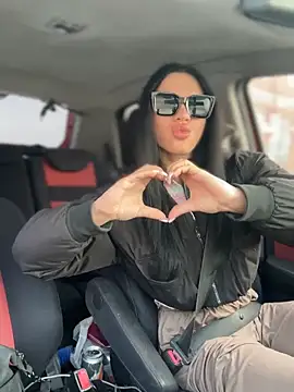 Snapshot of JulliaVegas chatting on 03/09/25, 02:18 JulliaVegas online show from 03/09/25, 02:18