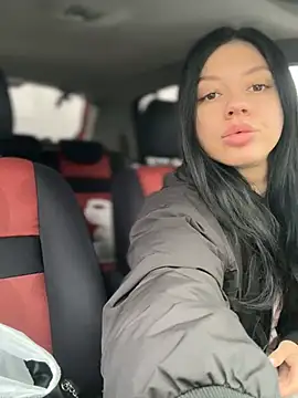 Snapshot of JulliaVegas chatting on 03/21/25, 02:28 JulliaVegas online show from 03/21/25, 02:28