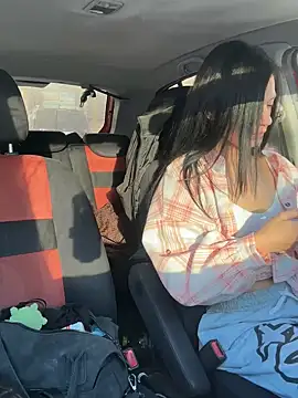 Snapshot of JulliaVegas chatting on 03/22/25, 01:54 JulliaVegas online show from 03/22/25, 01:54