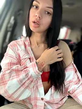 Snapshot of JulliaVegas chatting on 09/22/25, 01:40 JulliaVegas online show from 09/22/25, 01:40