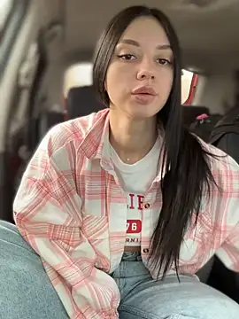 Snapshot of JulliaVegas chatting on 09/23/25, 01:30 JulliaVegas online show from 09/23/25, 01:30