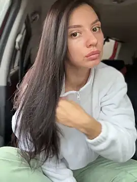 Snapshot of JulliaVegas chatting on 10/04/25, 02:20 JulliaVegas online show from 10/04/25, 02:20