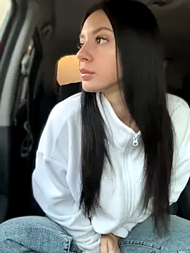 Snapshot of JulliaVegas chatting on 10/12/25, 01:15 JulliaVegas online show from 10/12/25, 01:15