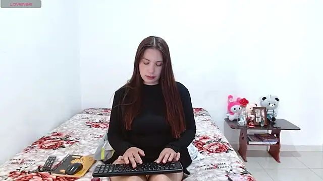 littleshydoll online show from 04/25/26, 07:00