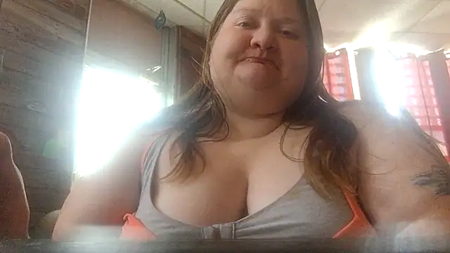 Snapshot of chrissybear84 chatting on 06/30/26, 06:09 chrissybear84 online show from 06/30/26, 06:09