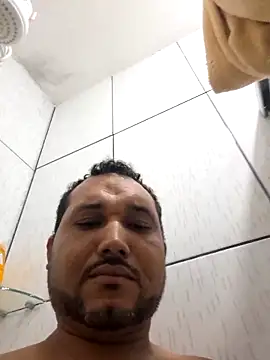 Snapshot of alexjs84 chatting on 01/25/25, 01:32 alexjs84 online show from 01/25/25, 01:32