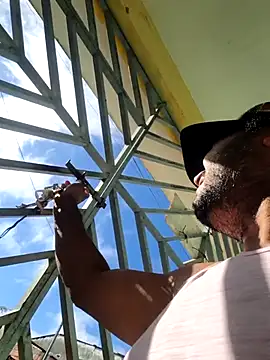 Snapshot of alexjs84 chatting on 10/24/25, 10:11 alexjs84 online show from 10/24/25, 10:11