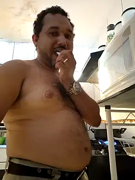 Snapshot of alexjs84 chatting on 11/15/25, 04:36 alexjs84 online show from 11/15/25, 04:36