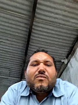 Snapshot of alexjs84 chatting on 11/20/25, 05:01 alexjs84 online show from 11/20/25, 05:01