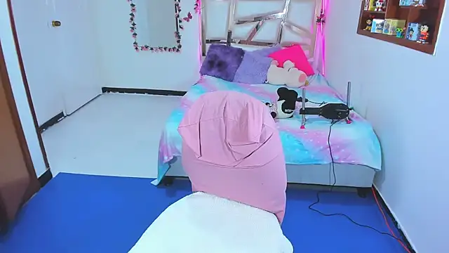 Snapshot of perlabeautiful chatting on 10/31/25, 12:22 perlabeautiful online show from 10/31/25, 12:22