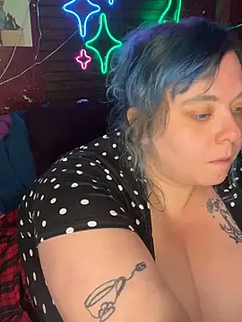 SleazeLouize online show from 12/16/24, 02:25