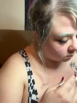 SleazeLouize online show from 02/18/25, 02:05