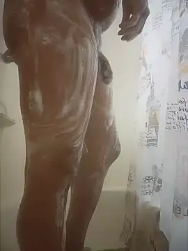 Snapshot of Latino2909 chatting on 12/23/24, 05:17 Latino2909 online show from 12/23/24, 05:17