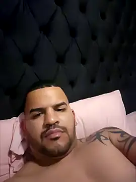 Snapshot of Latino2909 chatting on 12/28/24, 06:39 Latino2909 online show from 12/28/24, 06:39