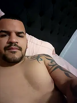 Snapshot of Latino2909 chatting on 01/06/25, 08:24 Latino2909 online show from 01/06/25, 08:24