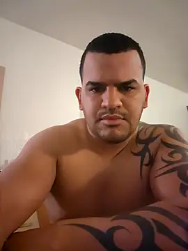 Snapshot of Latino2909 chatting on 02/17/25, 06:09 Latino2909 online show from 02/17/25, 06:09