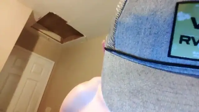 Snapshot of Huntzg23 chatting on 11/22/25, 02:32 Huntzg23 online show from 11/22/25, 02:32