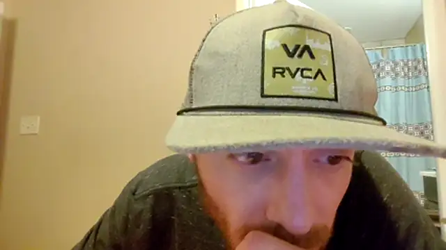 Snapshot of Huntzg23 chatting on 12/15/25, 01:32 Huntzg23 online show from 12/15/25, 01:32