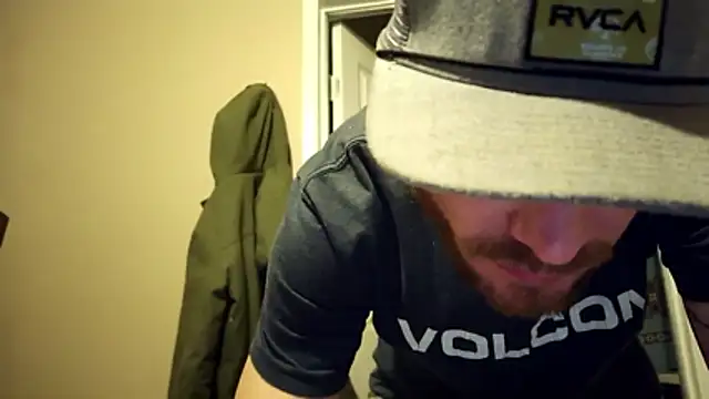 Huntzg23 online show from 12/23/25, 09:51