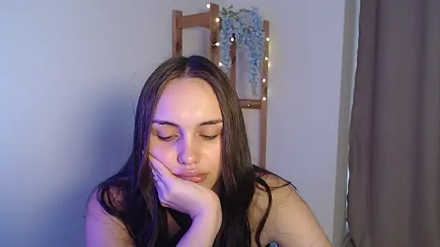 IrinaShayk18 online show from 01/03/25, 12:08