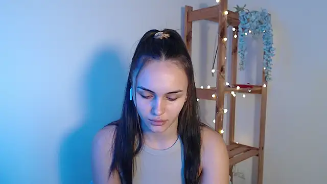 IrinaShayk18 online show from 02/01/25, 09:32