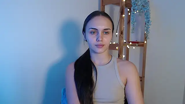 IrinaShayk18 online show from 02/01/25, 12:37