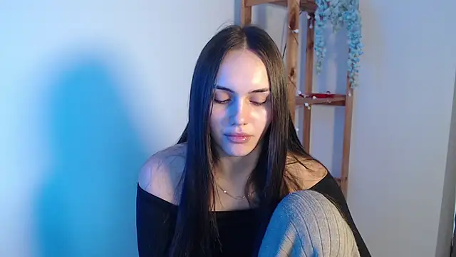 IrinaShayk18 online show from 02/05/25, 12:49